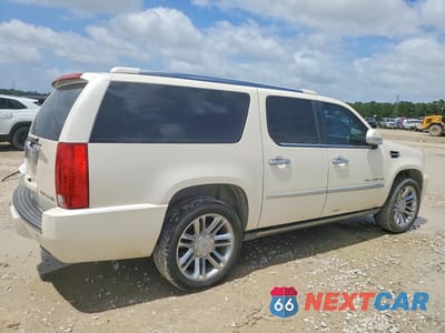 Trzecie zdjęcie samochodu z tyłu: 2013 CADILLAC ESCALADE ESV PLATINUM VIN:1GYS3KEF5DR225406 - miniatura