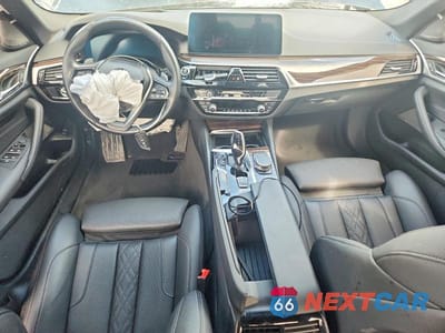 Zdjęcie 8 z 12 samochodu: 2022 BMW 530 XI VIN:WBA13BJ00NWX52045 - miniatura
