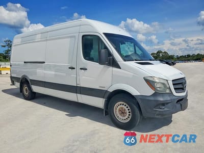 Czwarte zdjęcie samochodu z boku: 2016 MERCEDES-BENZ SPRINTER 2 CARGO - R & D - CLN TITLE - PRIOR FLEET VIN:WD3PE8DD8GP250271 - miniatura