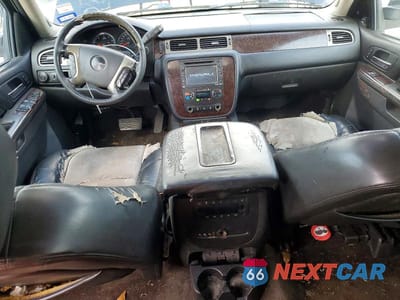 Zdjęcie 8 z 13 samochodu: 2012 GMC YUKON XL DENALI VIN:1GKS1MEFXCR234824 - miniatura