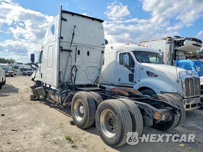 Trzecie zdjęcie samochodu z tyłu: 2022 FREIGHTLINER CASCADIA 126 SEMI TRUCK VIN:3AKJHHDR0NSMX5963 - miniatura