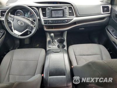Zdjęcie 8 z 13 samochodu: 2016 TOYOTA HIGHLANDER LE VIN:5TDZKRFH0GS178467 - miniatura