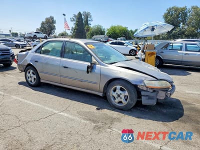 Czwarte zdjęcie samochodu z boku: 2000 HONDA ACCORD EX VIN:JHMCG6685YC005437 - miniatura
