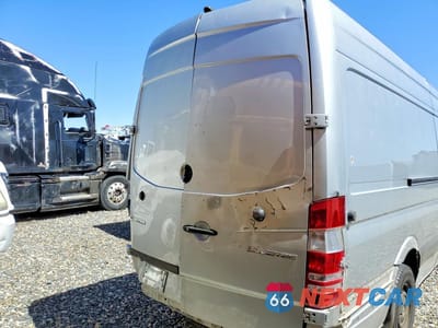 Zdjęcie 6 z 13 samochodu: 2015 MERCEDES-BENZ SPRINTER 2500 VIN:WD3PE8DC8F5957811 - miniatura