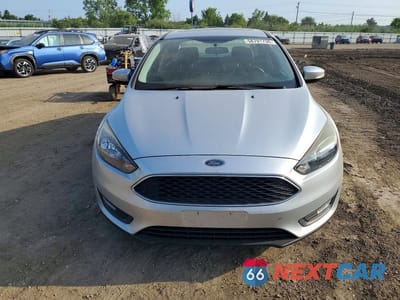 Piąte zdjęcie samochodu w środku: 2016 FORD FOCUS SE VIN:1FADP3F22GL224747 - miniatura