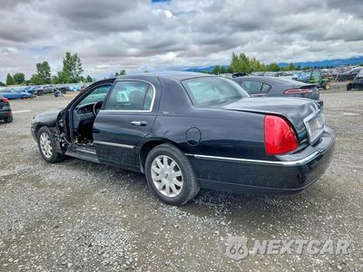 Drugie zdjęcie samochodu z przodu: 2010 LINCOLN TOWN CAR SIGNATURE LIMITED VIN:2LNBL8CV2AX613239 - miniatura
