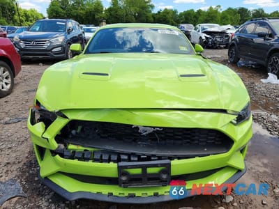 Piąte zdjęcie samochodu w środku: 2020 FORD MUSTANG VIN:1FA6P8THXL5159255 - miniatura