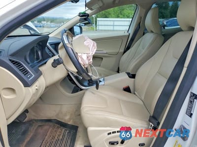 Zdjęcie 7 z 14 samochodu: 2015 VOLVO XC60 T5 PREMIER VIN:YV4612RK6F2760323 - miniatura