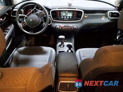 Zdjęcie 8 z 14 samochodu: 2020 KIA SORENTO LX VIN:5XYPG4A39LG649384 - miniatura