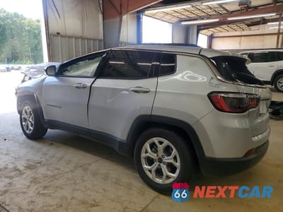 Drugie zdjęcie samochodu z przodu: 2025 JEEP COMPASS LATITUDE VIN:3C4NJDBN9ST597805 - miniatura