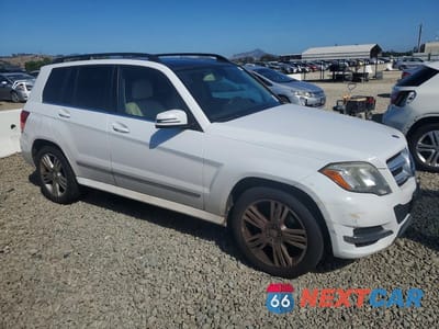 Czwarte zdjęcie samochodu z boku: 2013 MERCEDES-BENZ GLK 350 4MATIC VIN:WDCGG8JB1DG097628 - miniatura