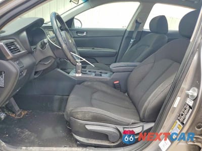 Zdjęcie 7 z 12 samochodu: 2016 KIA OPTIMA LX VIN:5XXGT4L16GG087302 - miniatura
