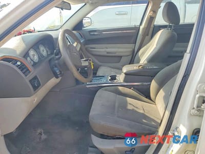 Zdjęcie 7 z 12 samochodu: 2009 CHRYSLER 300 LX VIN:2C3KA43D69H547539 - miniatura
