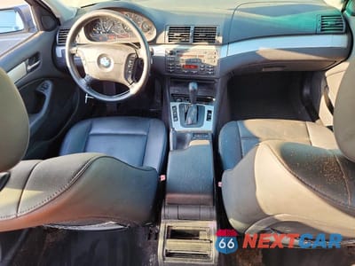 Zdjęcie 8 z 12 samochodu: 2003 BMW 325 I VIN:WBAEV33433KR24008 - miniatura