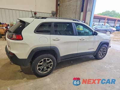Trzecie zdjęcie samochodu z tyłu: 2020 JEEP CHEROKEE TRAILHAWK VIN:1C4PJMBX1LD513039 - miniatura