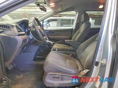 Zdjęcie 7 z 13 samochodu: 2018 HONDA ODYSSEY LX VIN:5FNRL6H26JB100064 - miniatura