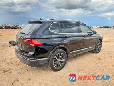 Trzecie zdjęcie samochodu z tyłu: 2019 VOLKSWAGEN TIGUAN SE VIN:3VV2B7AX6KM029611 - miniatura