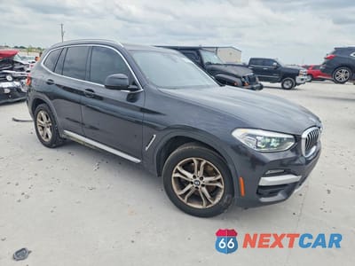 Czwarte zdjęcie samochodu z boku: 2021 BMW X3 SDRIVE30I VIN:5UXTY3C0XM9H33095 - miniatura