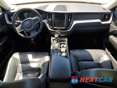 Zdjęcie 8 z 13 samochodu: 2019 VOLVO XC60 T5 VIN:LYV102RK6KB214470 - miniatura
