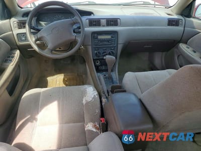 Zdjęcie 8 z 12 samochodu: 2001 TOYOTA CAMRY LE VIN:4T1BG22K21U851107 - miniatura