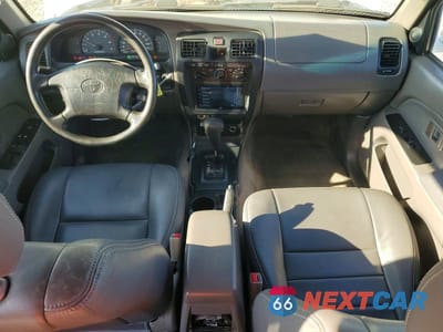 Zdjęcie 8 z 12 samochodu: 2001 TOYOTA 4RUNNER SR5 VIN:JT3GN86R710198585 - miniatura