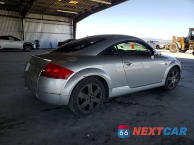 Trzecie zdjęcie samochodu z tyłu: 2001 AUDI TT QUATTRO VIN:TRUWX28N911026759 - miniatura