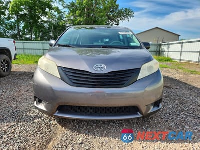 Piąte zdjęcie samochodu w środku: 2011 TOYOTA SIENNA BASE 7-PASSENGER VIN:5TDKA3DC5BS006467 - miniatura