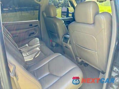 Zdjęcie 6 z 13 samochodu: 2007 CHEVROLET SILVERADO K3500 VIN:1GCJK33DX7F131930 - miniatura