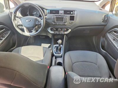 Zdjęcie 8 z 13 samochodu: 2013 KIA RIO 5-DOOR EX VIN:KNADN5A36D6209946 - miniatura
