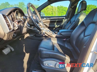 Zdjęcie 7 z 13 samochodu: 2016 PORSCHE CAYENNE SE HYBRID VIN:WP1AE2A21GLA58031 - miniatura