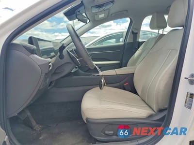 Zdjęcie 7 z 13 samochodu: 2025 HYUNDAI SONATA SEL VIN:KMHL64JA5SA506605 - miniatura