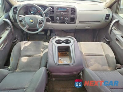 Zdjęcie 8 z 12 samochodu: 2011 CHEVROLET SILVERADO K1500 LS VIN:3GCPKREAXBG260886 - miniatura