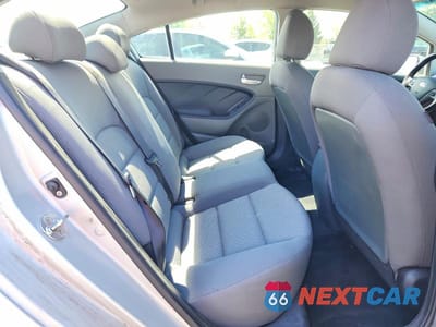 Zdjęcie 10 z 12 samochodu: 2017 KIA FORTE LX VIN:3KPFK4A70HE090213 - miniatura