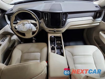 Zdjęcie 8 z 13 samochodu: 2023 VOLVO XC60 PLUS VIN:YV4L12DE9P1257784 - miniatura