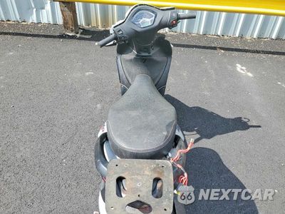 Zdjęcie 6 z 8 samochodu: 2022 PIAGGIO LIBERTY 150 VIN:ZAPM898G1N7003194 - miniatura