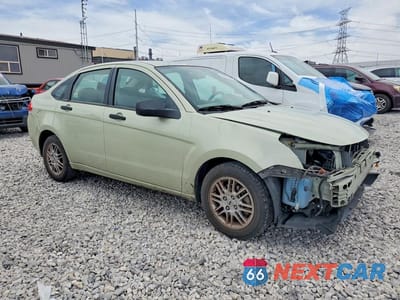Czwarte zdjęcie samochodu z boku: 2010 FORD FOCUS SE VIN:1FAHP3FN3AW201799 - miniatura