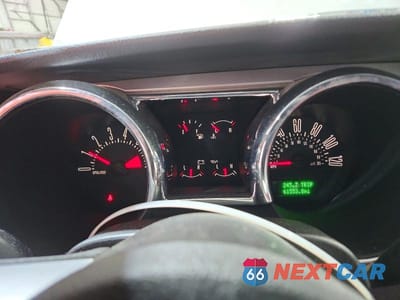 Zdjęcie 9 z 12 samochodu: 2005 FORD MUSTANG VIN:1ZVFT84N555199494 - miniatura