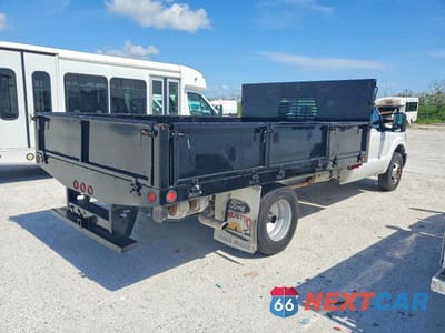 Czwarte zdjęcie samochodu z boku: 2015 FORD F350 SUPER DUTY VIN:1FDRF3G66FEB38781 - miniatura