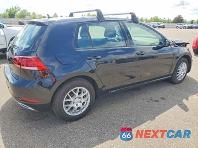 Trzecie zdjęcie samochodu z tyłu: 2019 VOLKSWAGEN GOLF S VIN:3VWG57AU5KM002995 - miniatura