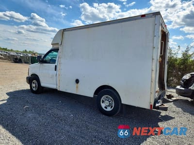 Drugie zdjęcie samochodu z przodu: 2004 CHEVROLET EXPRESS DELIVERY TRUCK VIN:1GBHG31U541208459 - miniatura