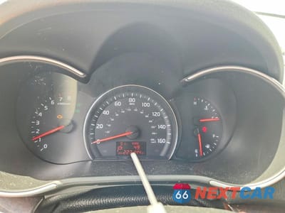 Zdjęcie 9 z 13 samochodu: 2014 KIA SORENTO LX VIN:5XYKT3A65EG440253 - miniatura