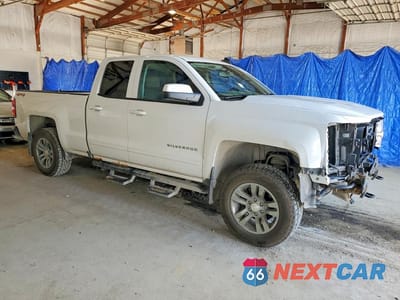 Czwarte zdjęcie samochodu z boku: 2016 CHEVROLET SILVERADO K1500 LT VIN:1GCVKRECXGZ120837 - miniatura