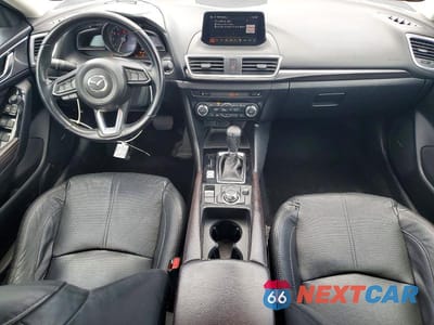 Zdjęcie 8 z 12 samochodu: 2018 MAZDA 3 GRAND TOURING VIN:3MZBN1W39JM214790 - miniatura