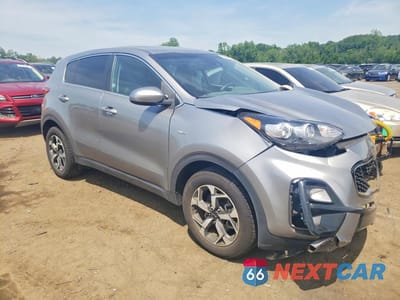 Czwarte zdjęcie samochodu z boku: 2020 KIA SPORTAGE LX VIN:KNDPMCAC0L7830938 - miniatura