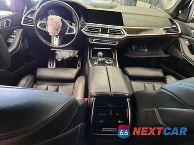 Zdjęcie 8 z 13 samochodu: 2020 BMW X7 M50I VIN:5UXCX6C01L9B33388 - miniatura