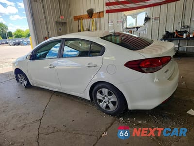 Drugie zdjęcie samochodu z przodu: 2017 KIA FORTE LX VIN:3KPFK4A78HE158659 - miniatura