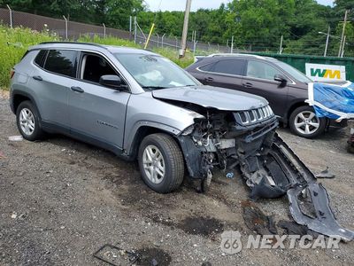 Czwarte zdjęcie samochodu z boku: 2019 JEEP COMPASS SPORT VIN:3C4NJCAB3KT624031 - miniatura