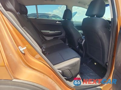 Zdjęcie 10 z 12 samochodu: 2021 KIA SPORTAGE LX VIN:KNDPM3AC0M7922486 - miniatura