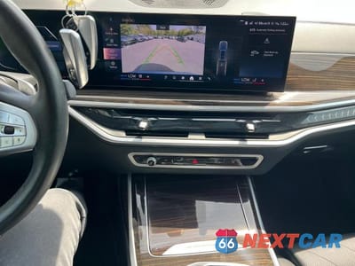 Zdjęcie 10 z 10 samochodu: 2024 BMW X7 XDRIVE40I VIN:5UX23EM00R9S52720 - miniatura