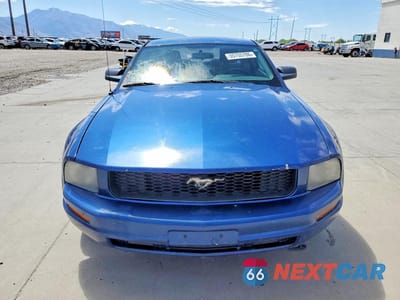 Piąte zdjęcie samochodu w środku: 2006 FORD MUSTANG 2 DOOR COUPE VIN:1ZVHT80N465126259 - miniatura